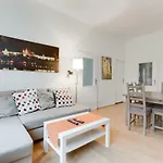 Beautiful Downtown 2Bd Apartment With Netflix