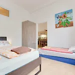 Beautiful Downtown 2Bd Apartment With Netflix