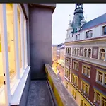 Beautiful Downtown 2Bd Apartment With Netflix