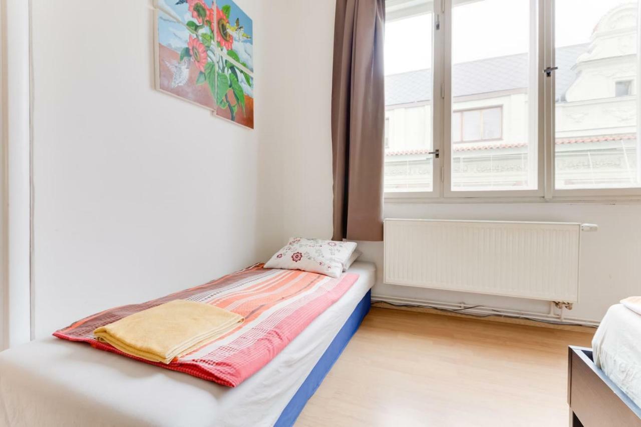 Beautiful Downtown 2bd With Netflix * Praga